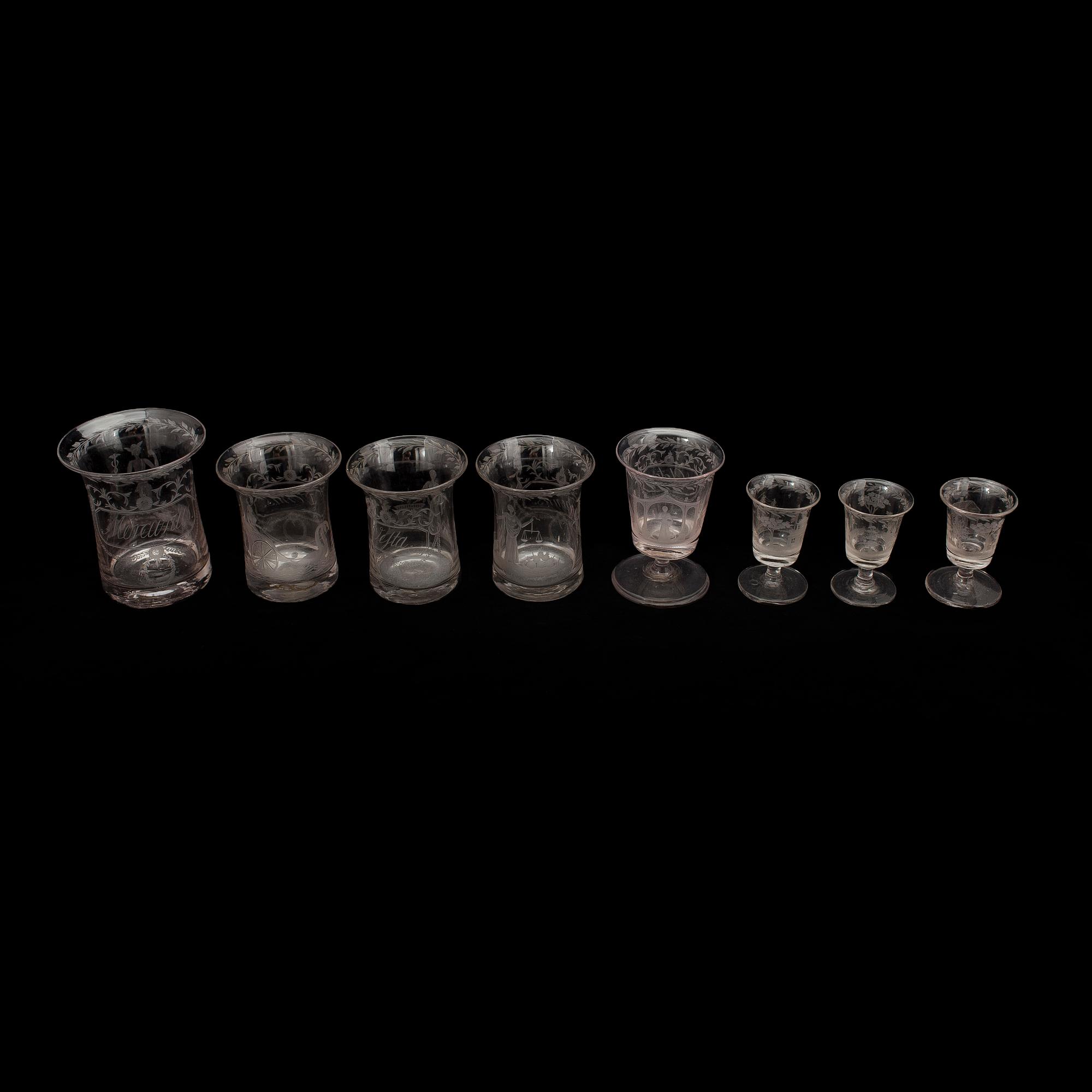 GLAS, 8 st, Sverige, omkring 1800.