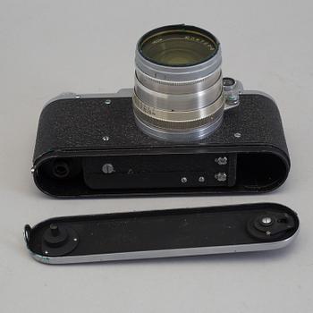 A mid 20th century ZORKI Camera no nr 99947 with a 1:2 F= 5 cm lens. From the Soviet Union.