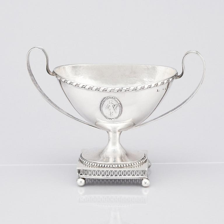 A Swedish Gustavian 18th century silver sugar-bowl with lid, marks of Pehr Zethelius, Stockholm 1793.