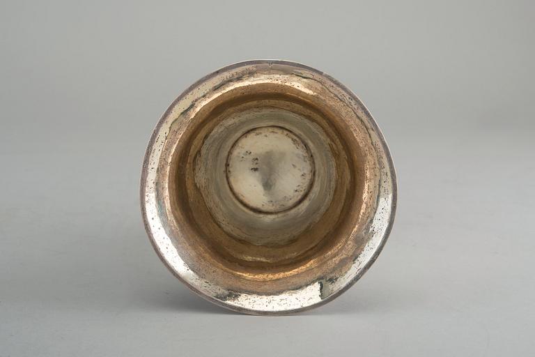 BÄGARE, silver Anders Pihra Åbo 1819. Höjd 13,5 cm, vikt 102 g.