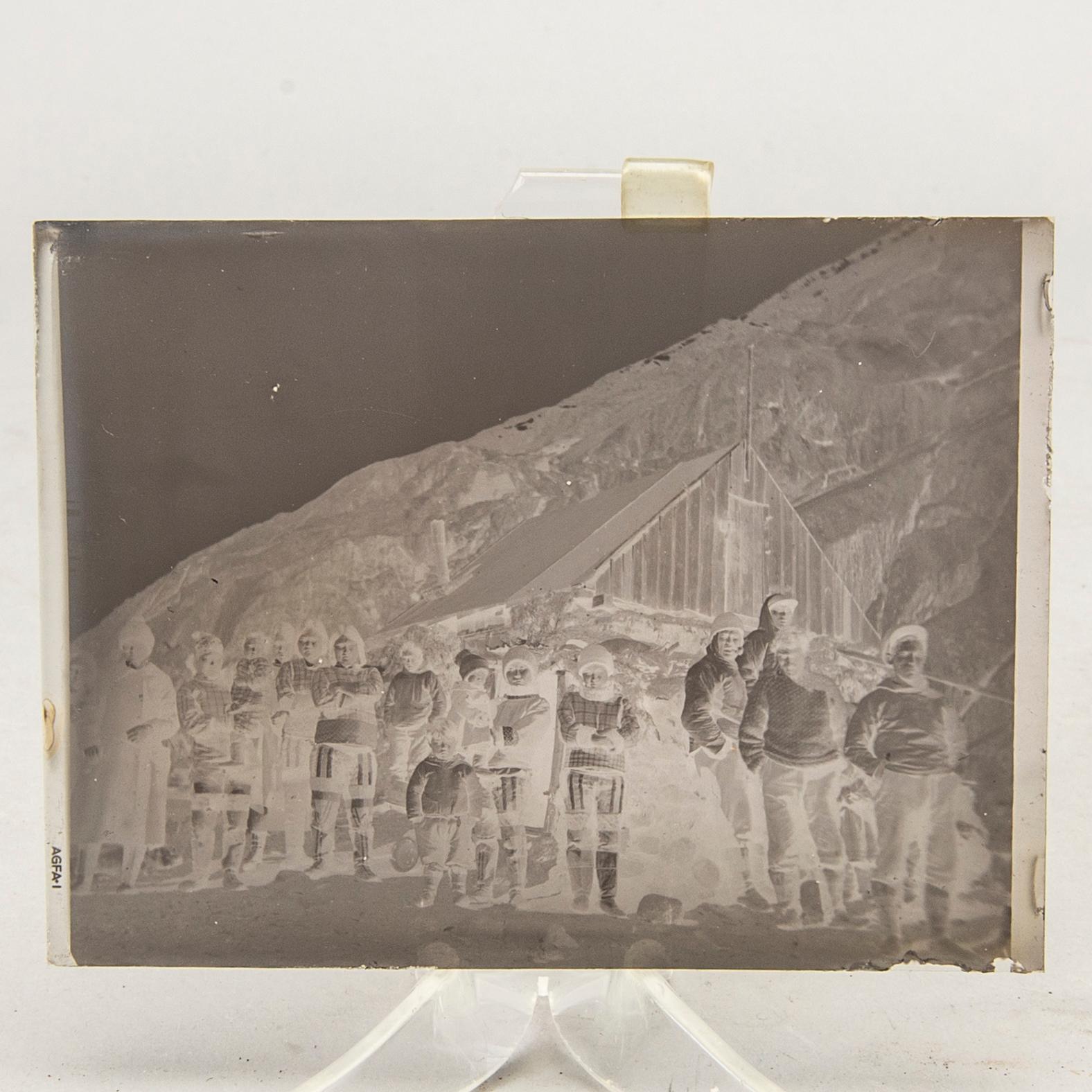 A collection of glassplates, mostly from 1920's Greenland.