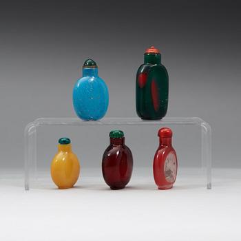 A group of five snuff bottles, early 20th Century.