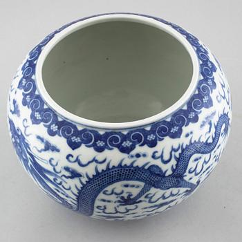 A blue and white dragon jar, Qing dynasty with Qianlong mark.