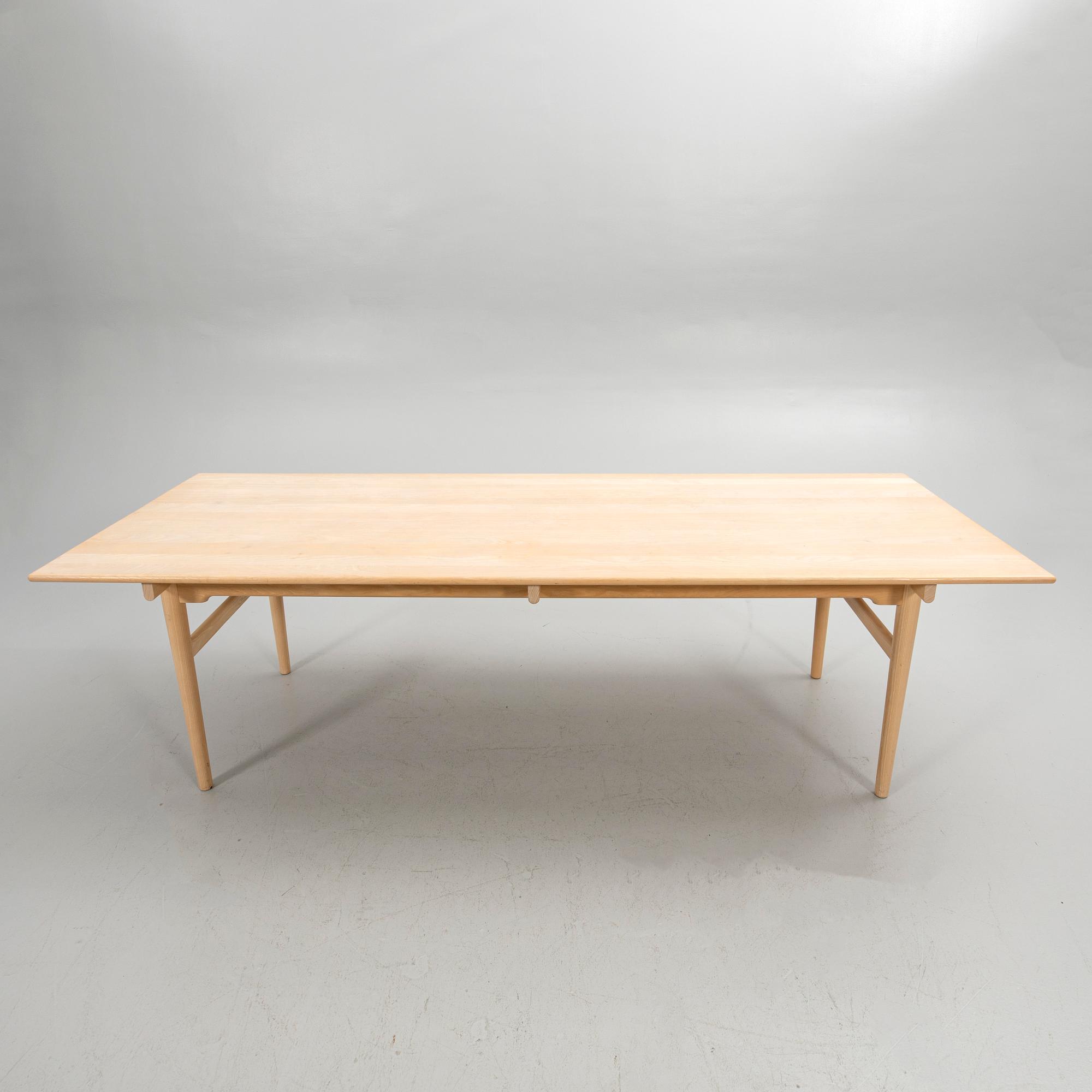 Hans J. Wegner, Matbord, "CH327", 2000-tal.