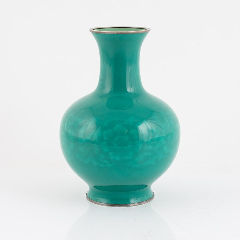 A turquoise Ando wireless cloisonné enamel vase, sealed with mark of the Ando Company, 20th century.