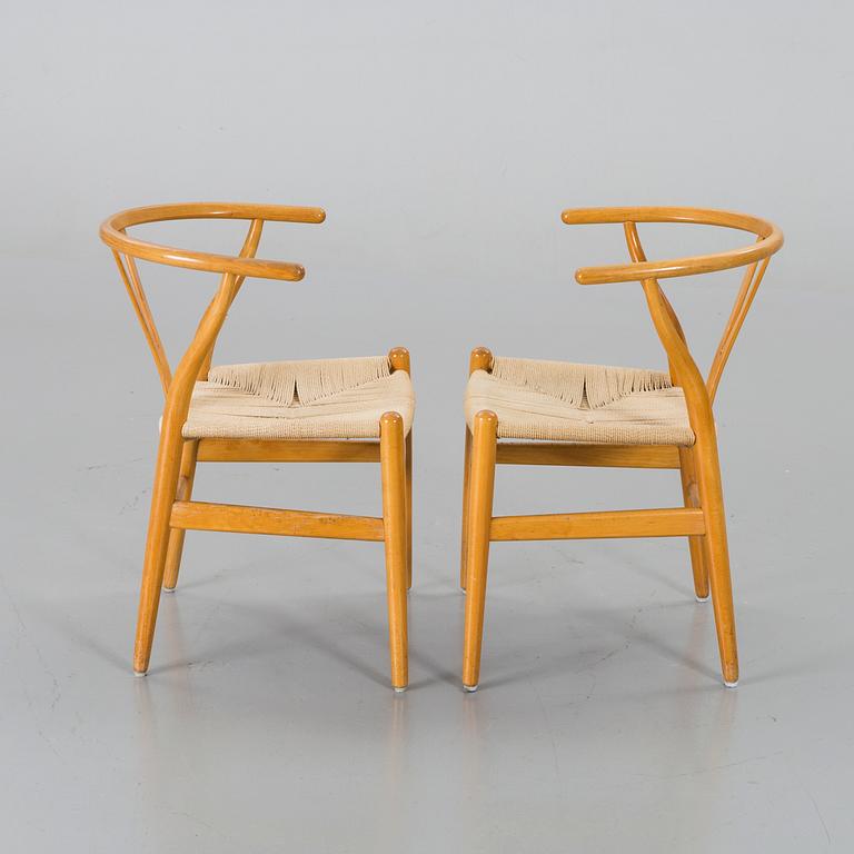 HANS J WEGNER,  A PAIR OF ARMCHAIRS "Y-stolen" , Carl Hansen & Son.