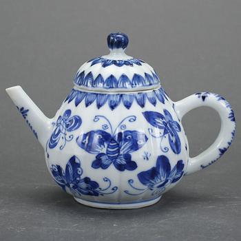 TEKANNA, porslin , Kina, Chien Lung, 1736-1795.