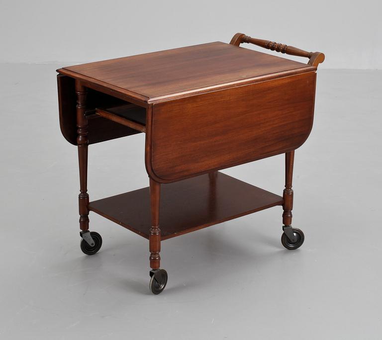SERVERINGSVAGN, 1900-talets mitt.
