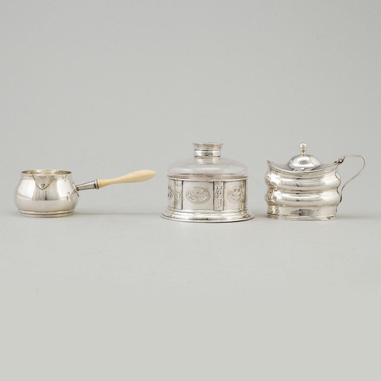 3 pieces of silver,  England 19th and 20th century.