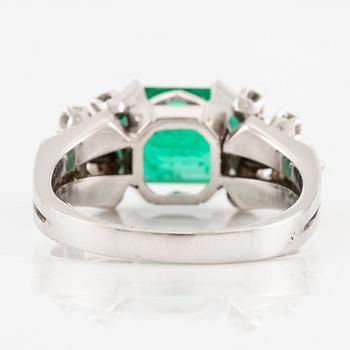 A W.A. Bolin ring 18K white gold with an emerald-cut emerald and brilliant-cut diamonds.