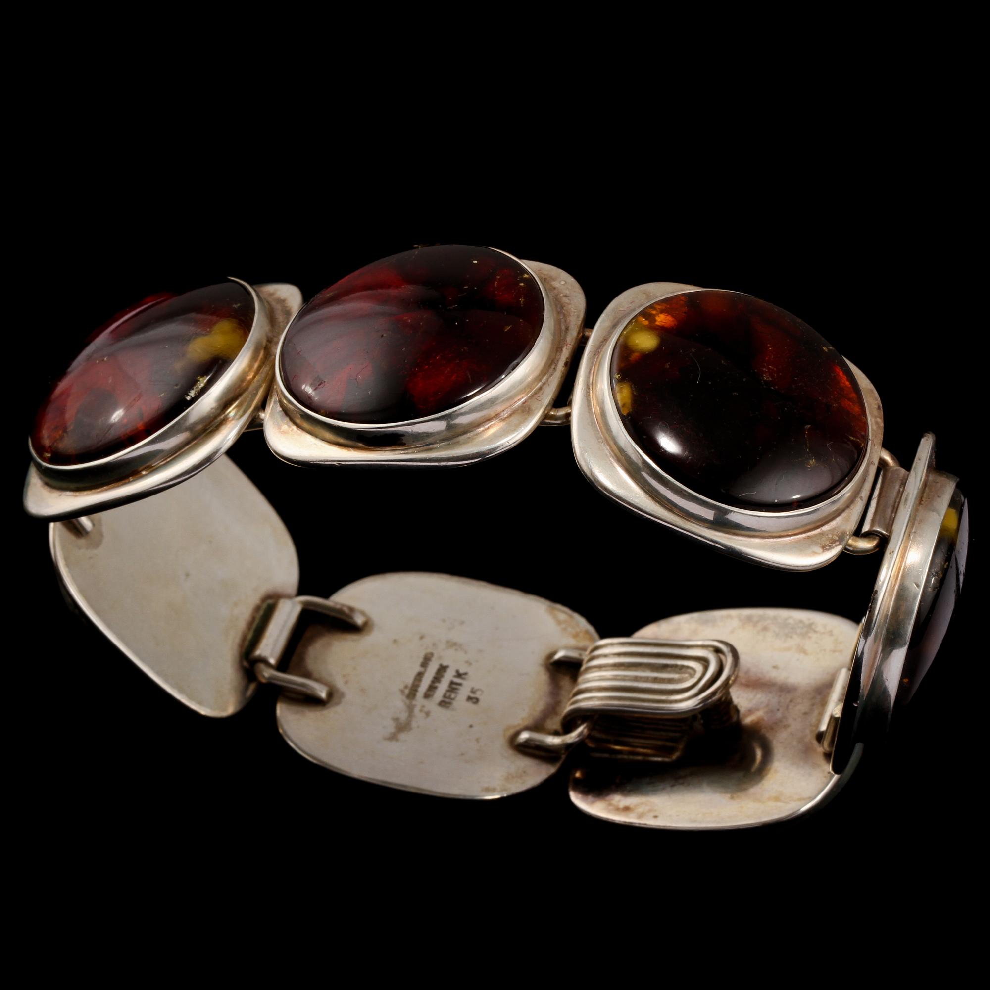 GARNITYR, 4 delar, sterlingsilver samt bärnsten, Bent K, Danmark. Vikt 158 g.