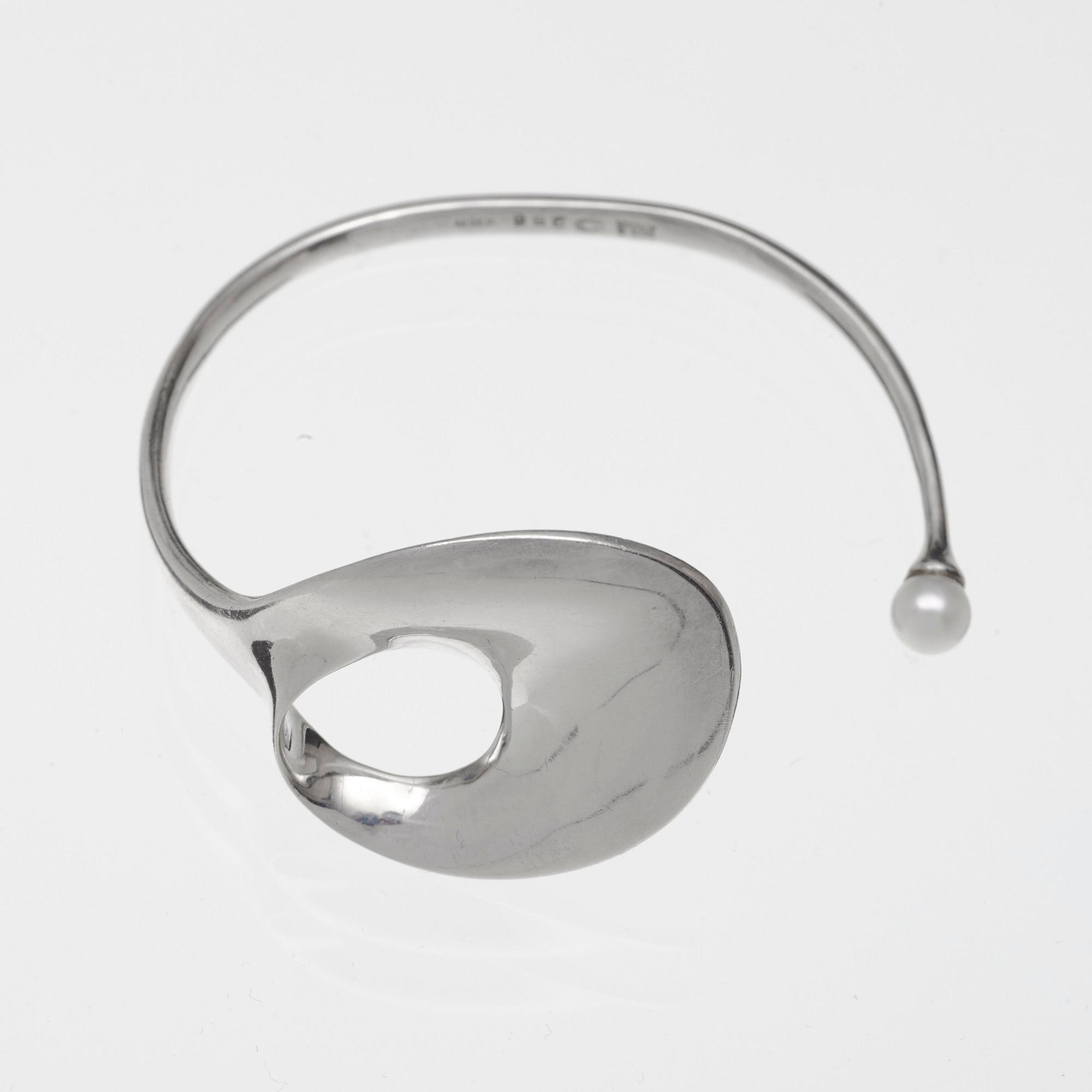 VIVIANNA TORUN BÜLOW HÜBE, armring och örhängen, ett par, Georg Jensen, Köpenhamn efter 1945, sterling.
