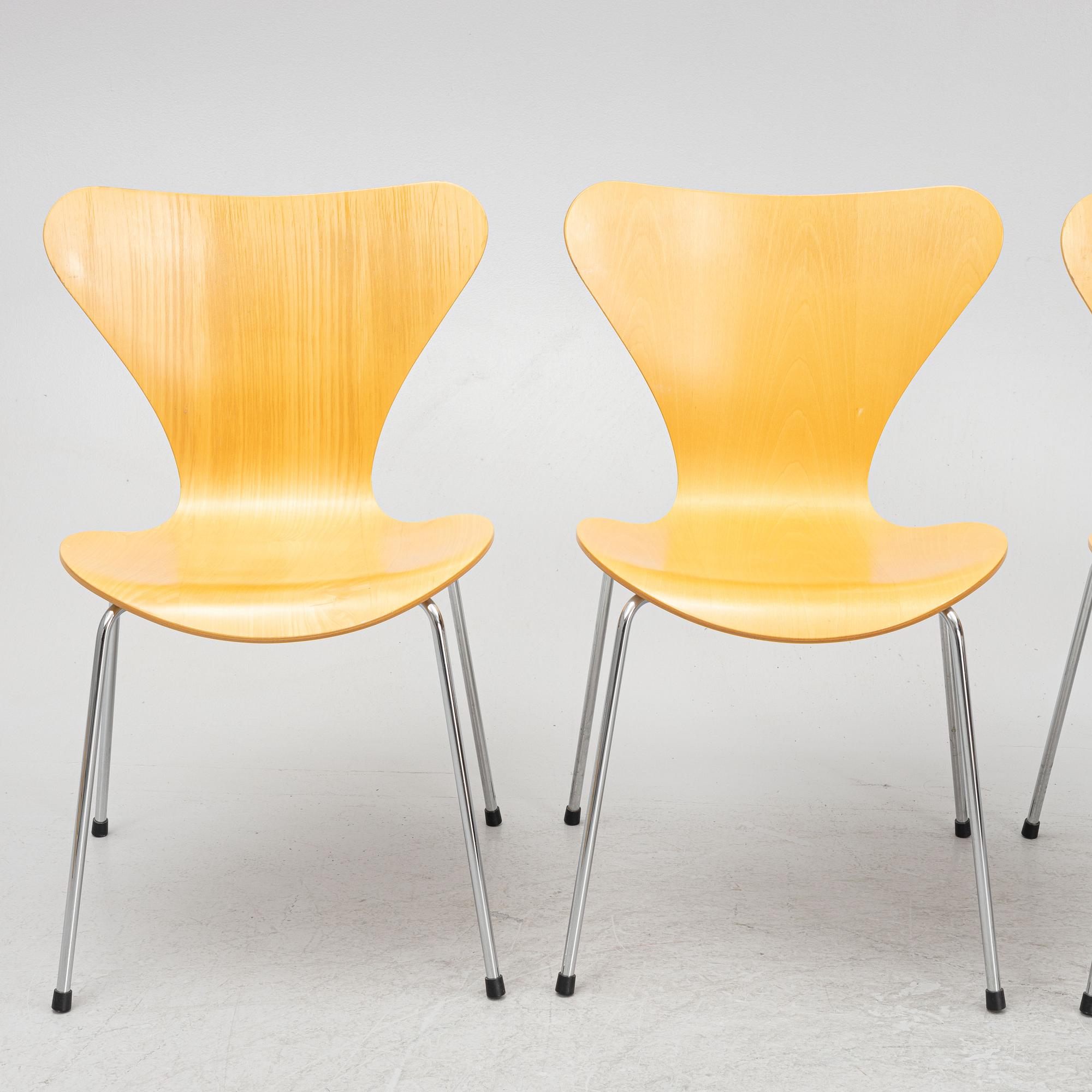 Arne Jacobsen, stolar, 4 st "Sjuan", Fritz Hansen, Danmark, 1998.