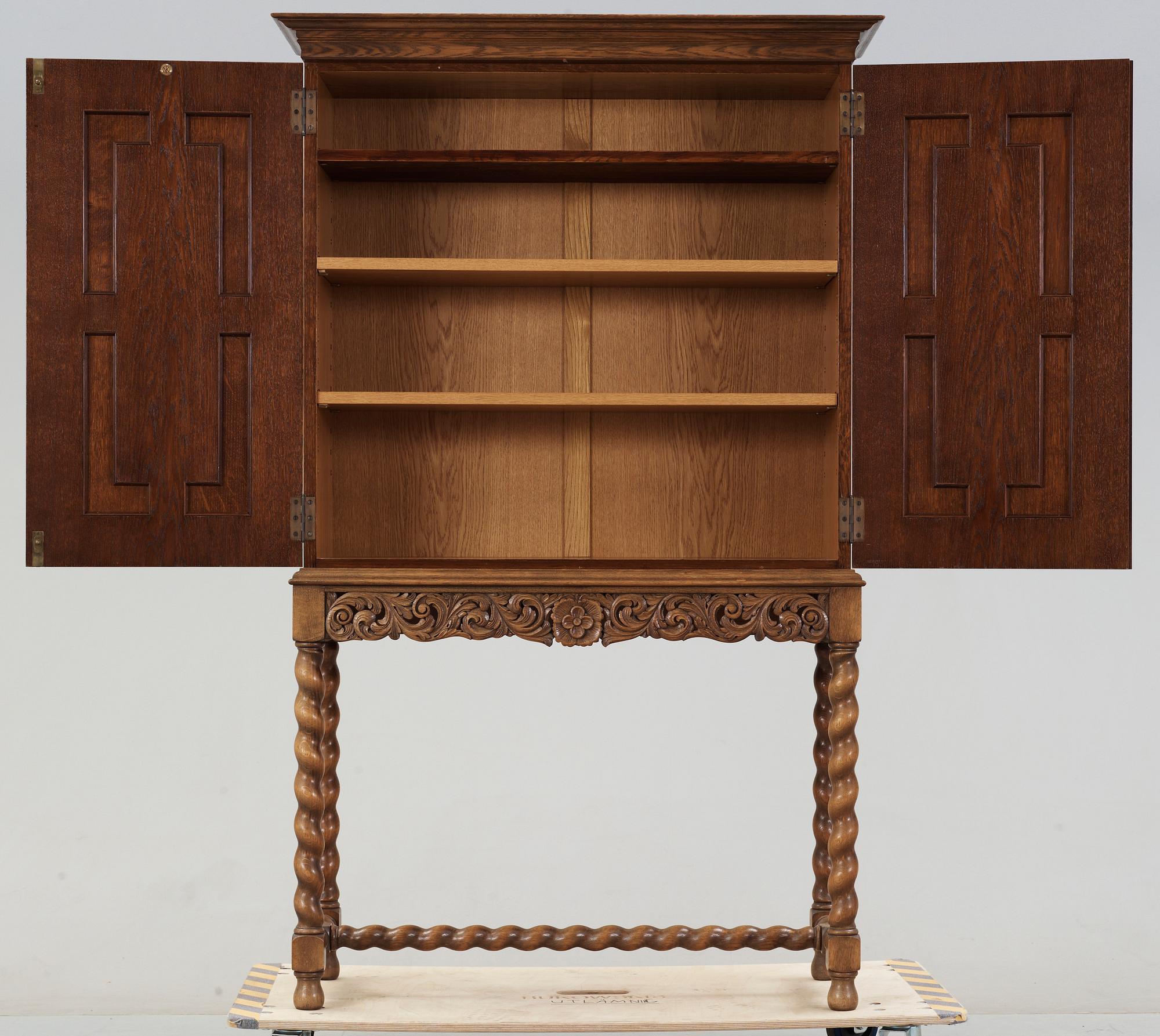 SKÅP, barockstil, 1900-tal.