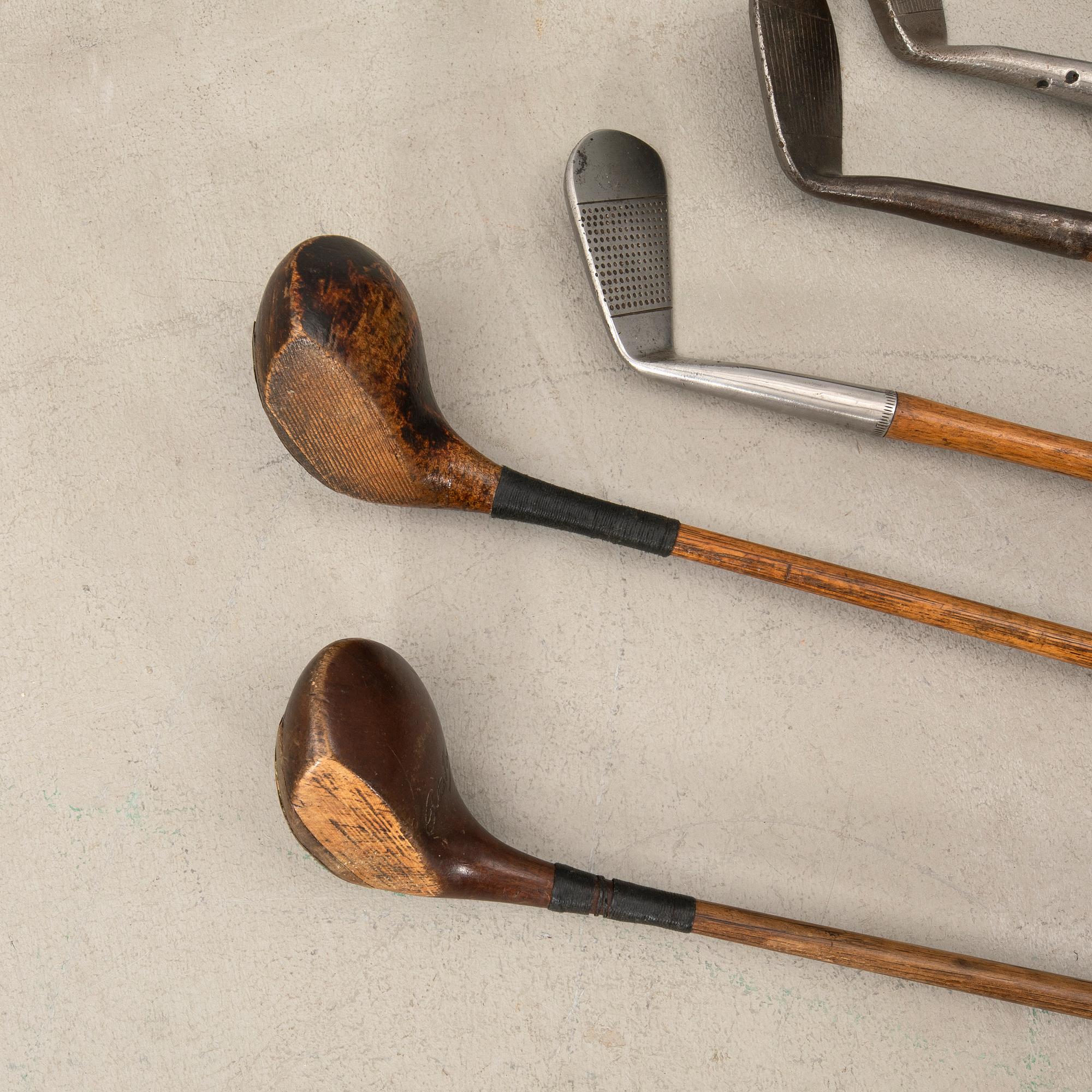 Golf clubs with bag Scotland first half of the 20th century.