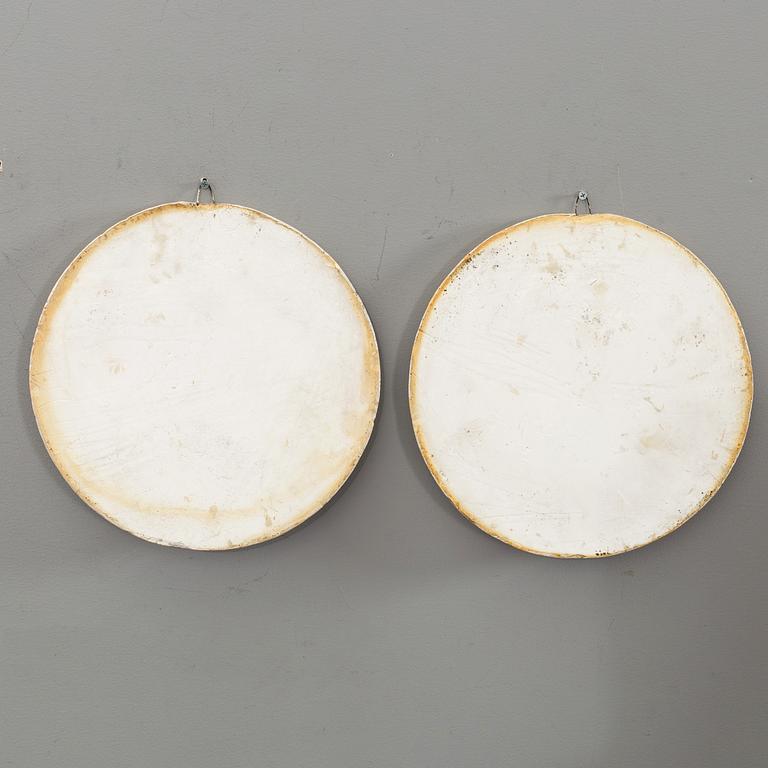 PLAKETTER, 2 st, gips, Bertel Thorvaldsen, efter, 1900-talets början.