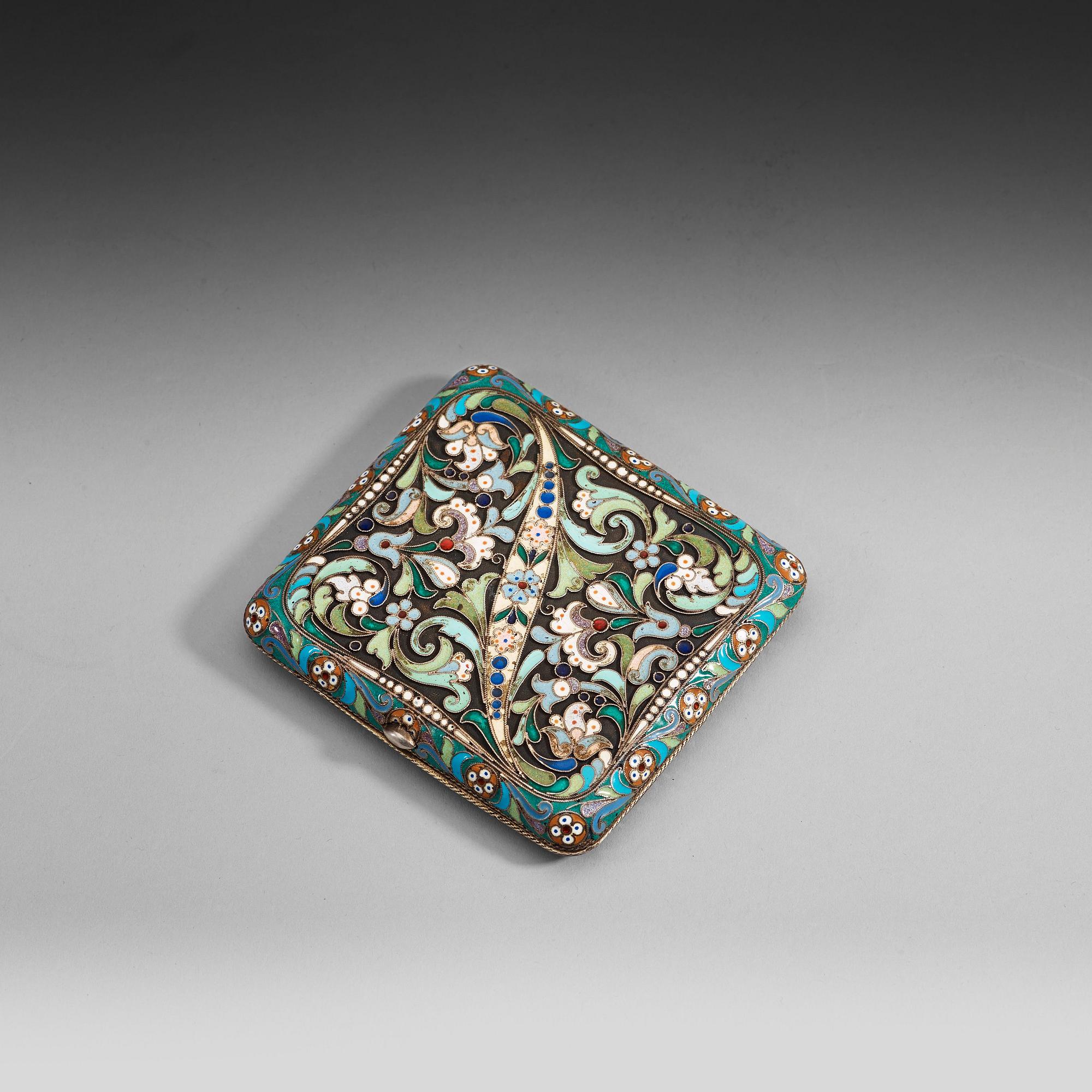 CIGARETTETUI, av Ovchivnnikov, Moskva 1899-1908. Hovleverantörsmärke.