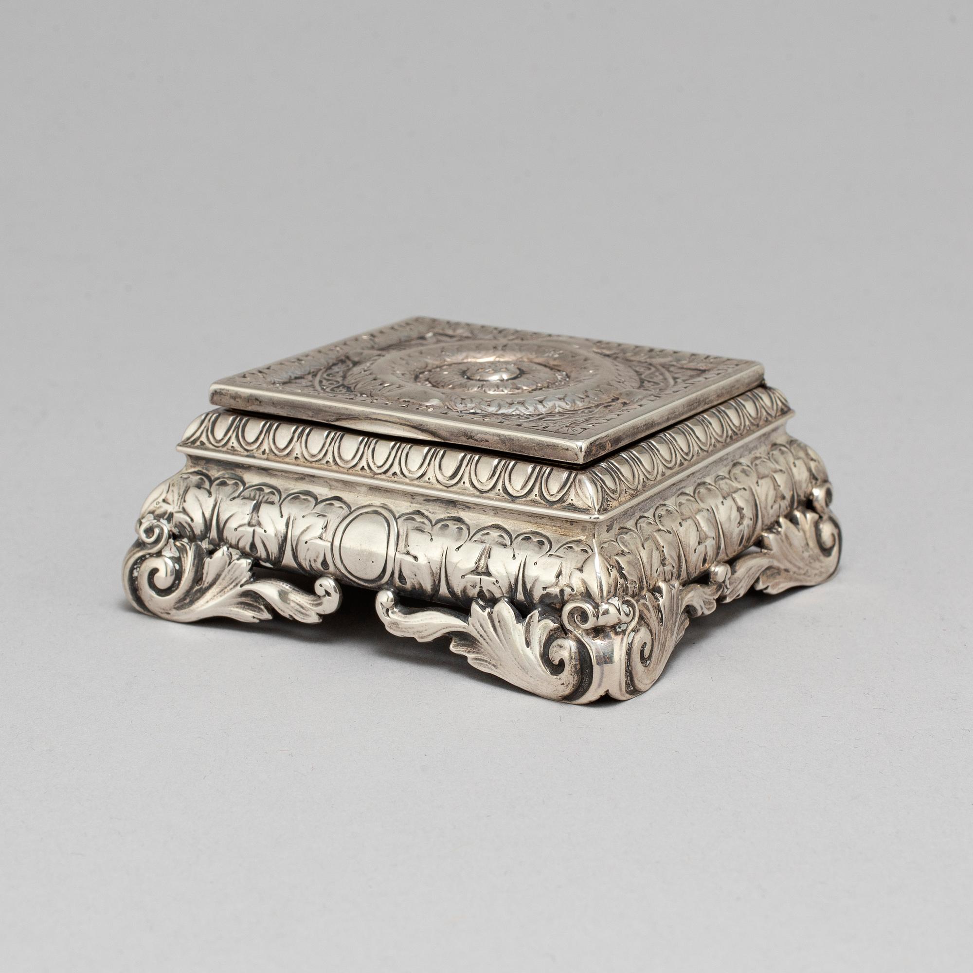 THYRA VIETH, a silver box, Copenhagen 1910.