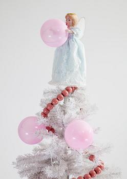 TUGGUMMIAUTOMAT SAMT JULGRAN, NK 2015, JoAnn Tan Studio.