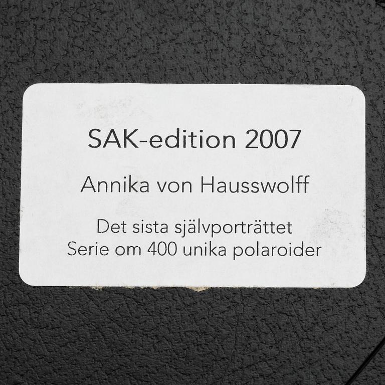 ANNIKA VON HAUSSWOLFF, polaroidfotografi, SAK-edition 2007.