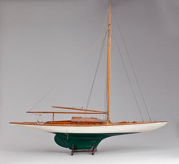 MODELLBÅT, trä, 1900-talets mitt.