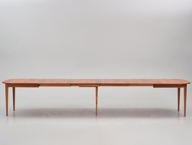 Josef Frank, a dining table model "947", Firma Svenskt Tenn, Sweden mid-20th century.
