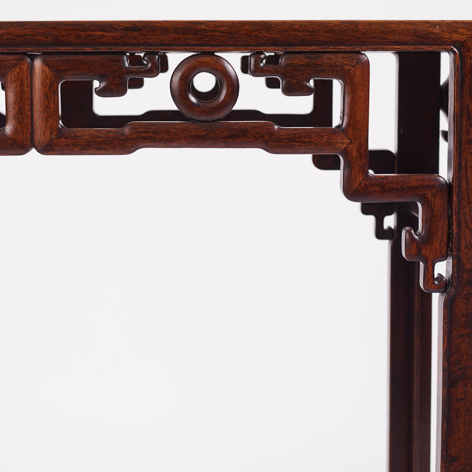 Altarbord, hardwood. Sen Qingdynasti.