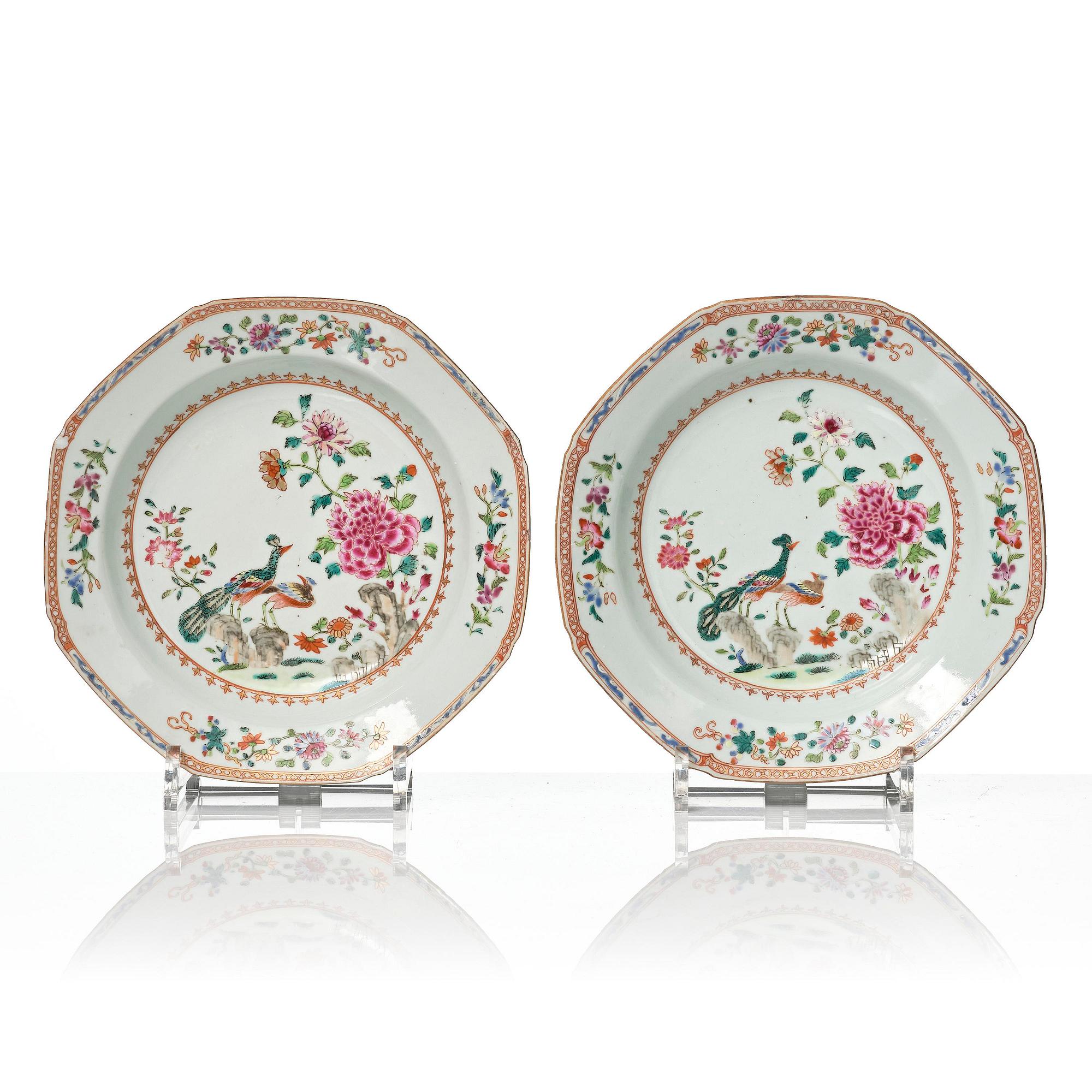 Sopptallrikar, 12 stycken, porslin. Qingdynastin, Qianlong (1736-95).