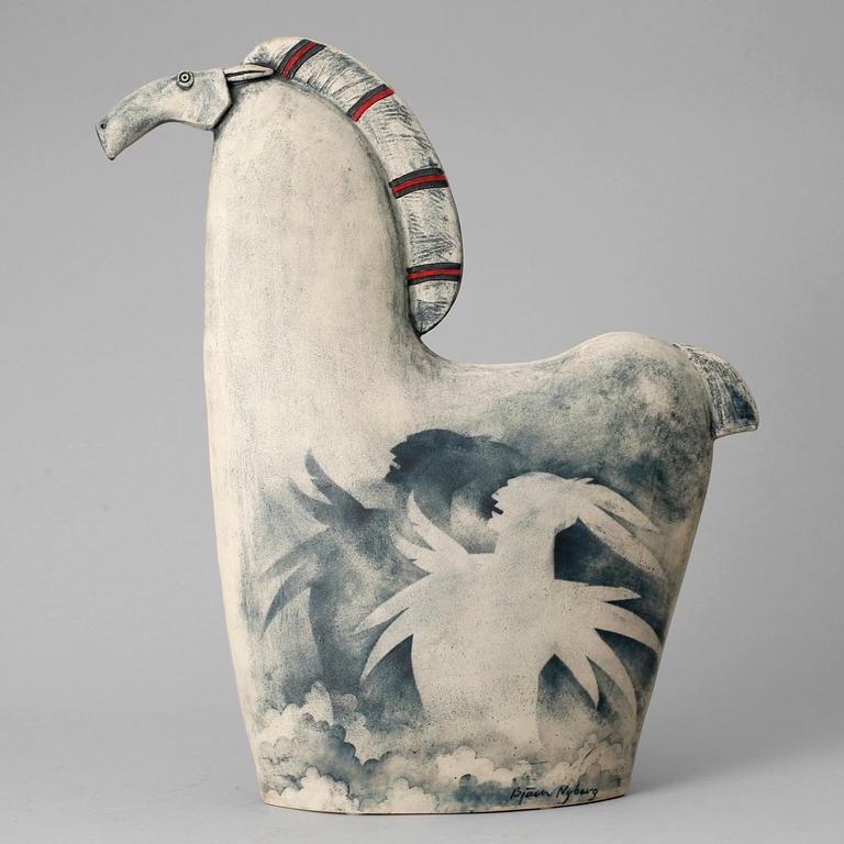 BJÖRN NYBERG, skulptur, "Krigarens historia", keramik, signerad.