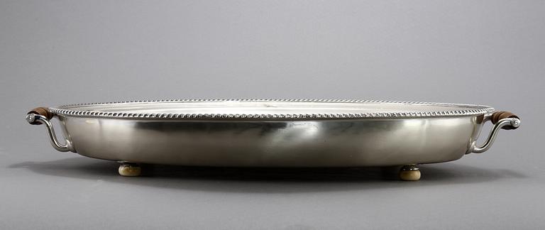 STEKHUV MED VÄRMEFAT, vitmetall, 1900-tal.