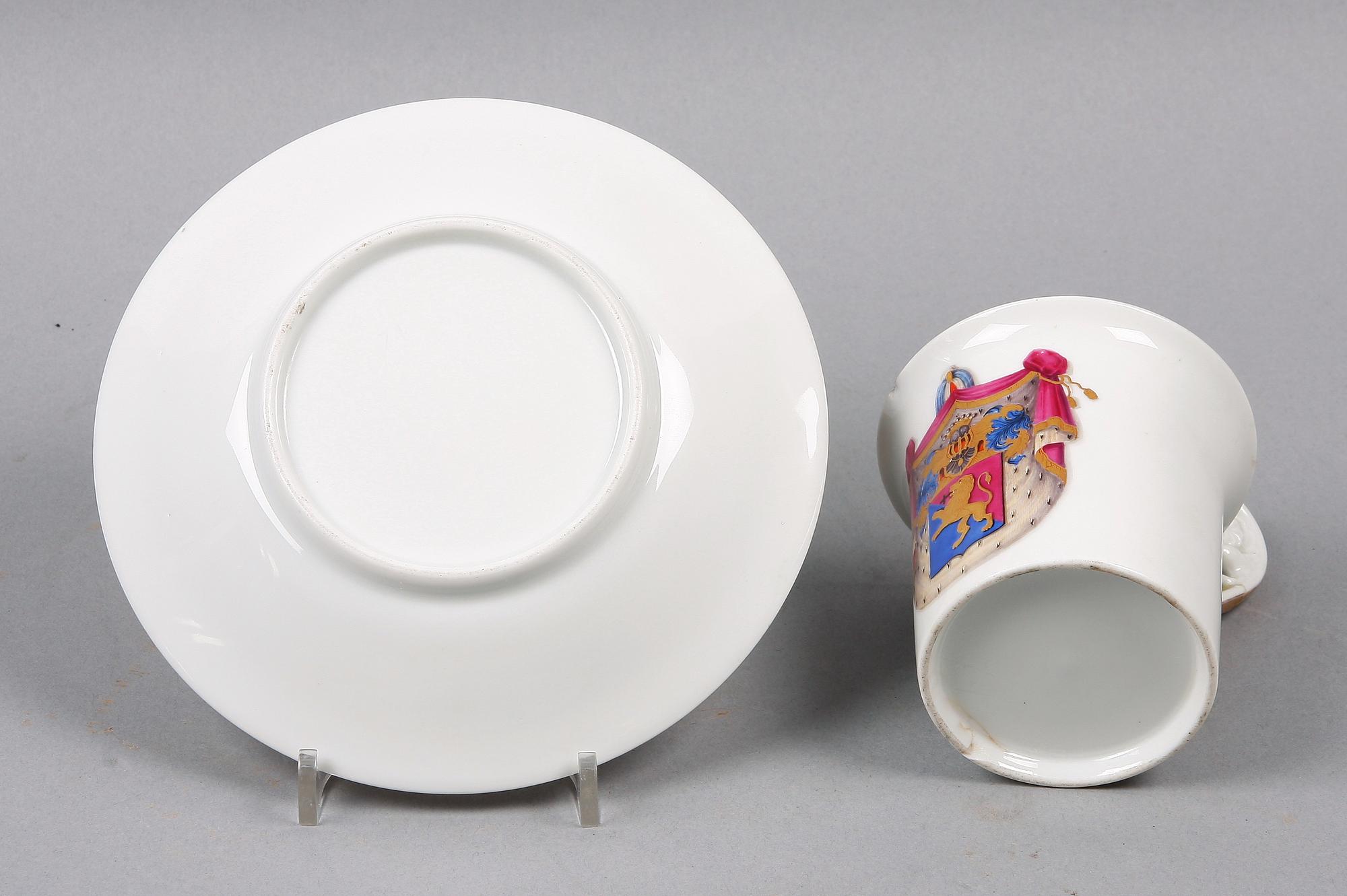 PRAKTKOPP med FAT, porslin, 1800-tal.