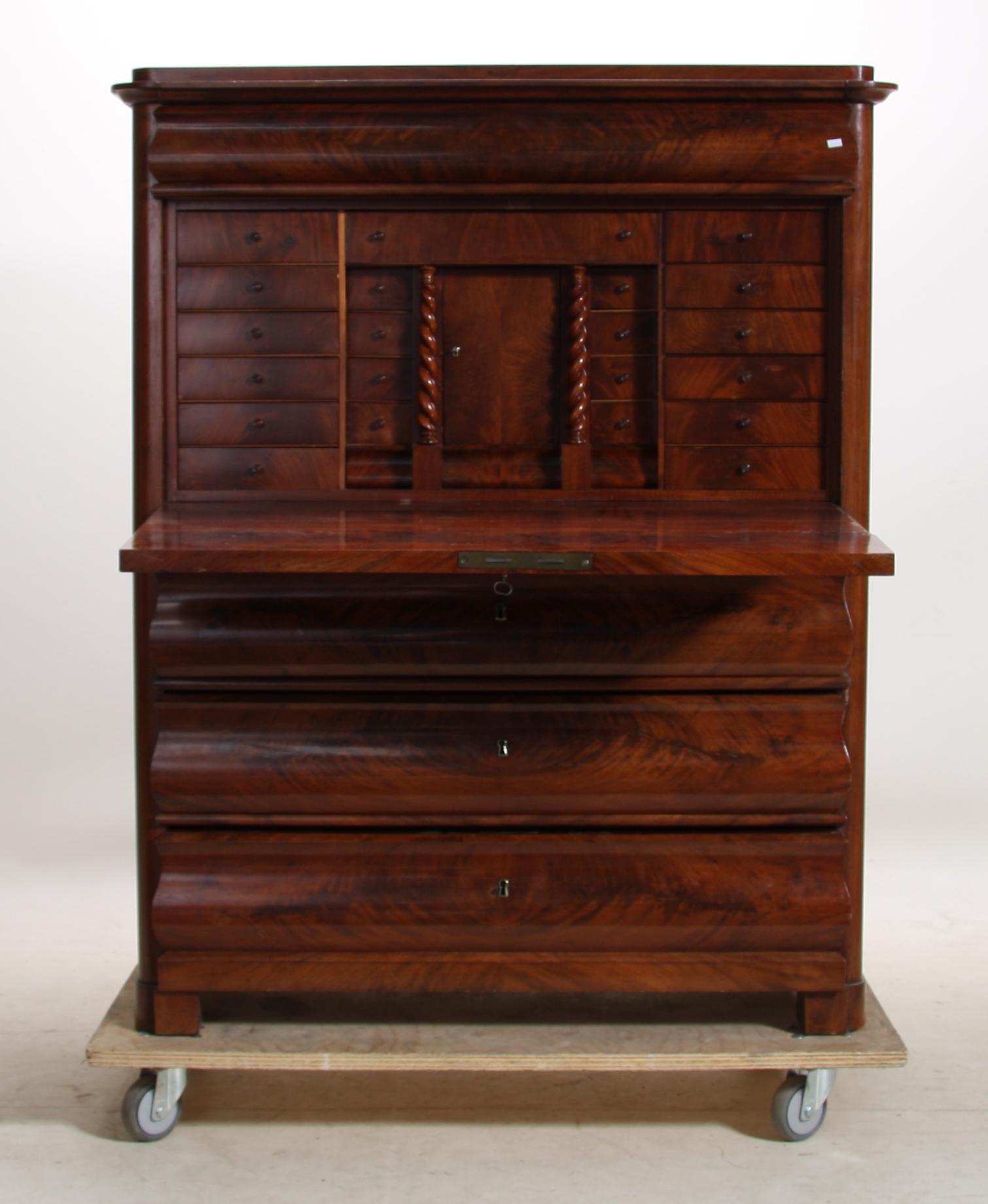 CHIFFONJÉ, nyrenässans, 1800-talets slut.