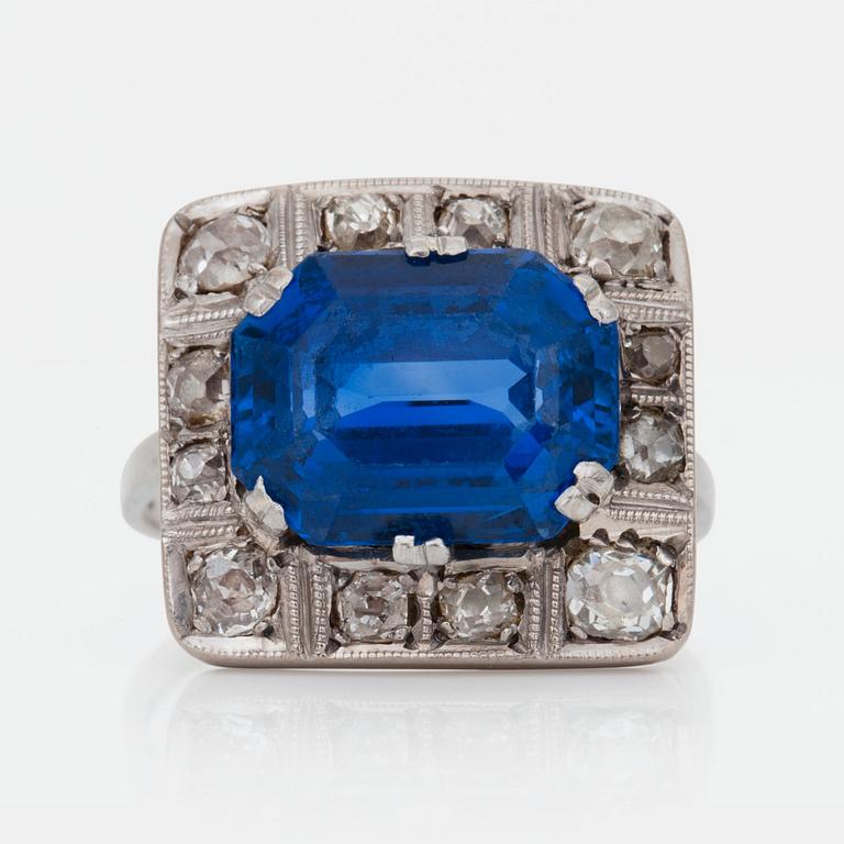 A natural sapphire, circa 7.00 cts, and antique-cut diamond ring.