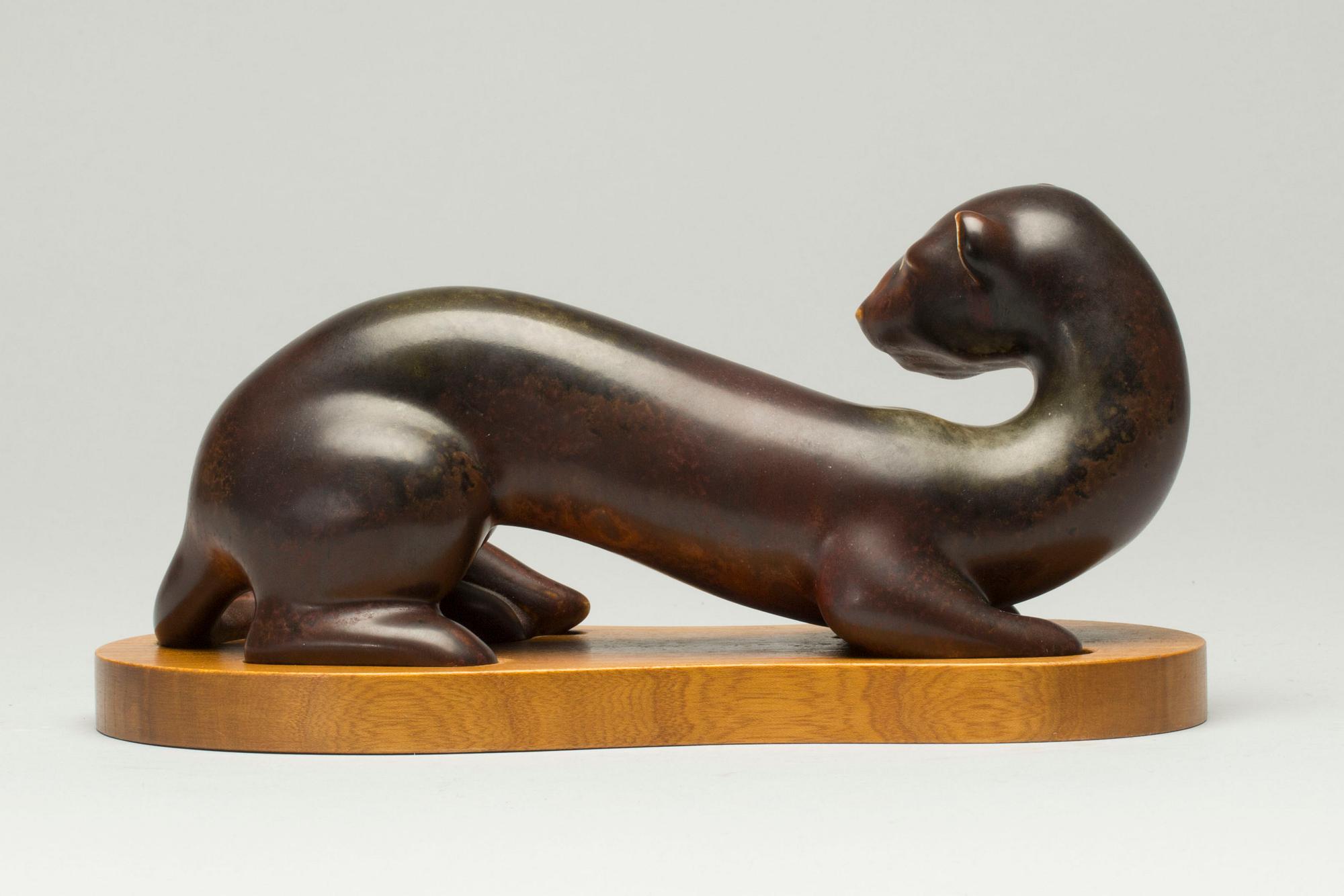 FIGURIN, stengods. Gunnar Nylund, Rörstrand, signerad GN. 1900-talets mitt/andra hälft.