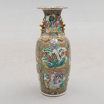 GOLVURNA, porslin, Kina, Kanton, 1800-talets mitt.