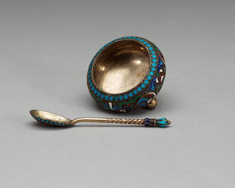 A Russian early 20th century silver-gilt and enamel salt and spoon, unidentified makers mark, St. Petersburg 1899-1908.