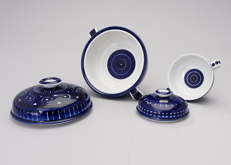 A set of 36 pcs "Valencia" porcelain tableware for Arabia, Finland 1970s.