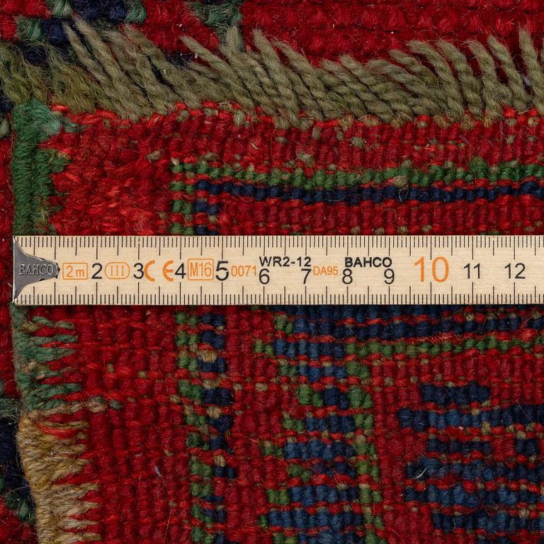 An antique Ushak carpet, Western Anatolia, approx. 380 x 313 cm.