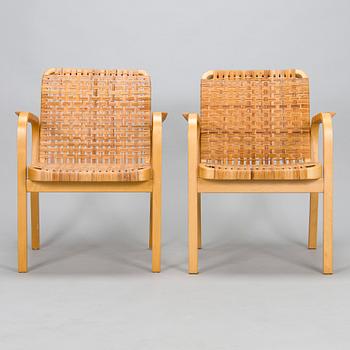 Alvar Aalto, nojatuoleja, 2 kpl,  malli 45 Artek 1900-luvun loppu.