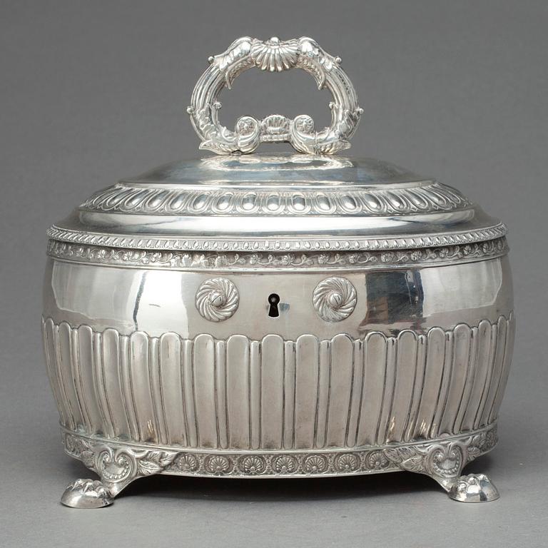 SOCKERSKRIN, silver, empire, Jakob S. Lundberg, Stockholm 1833. Vikt ca 783 gram.