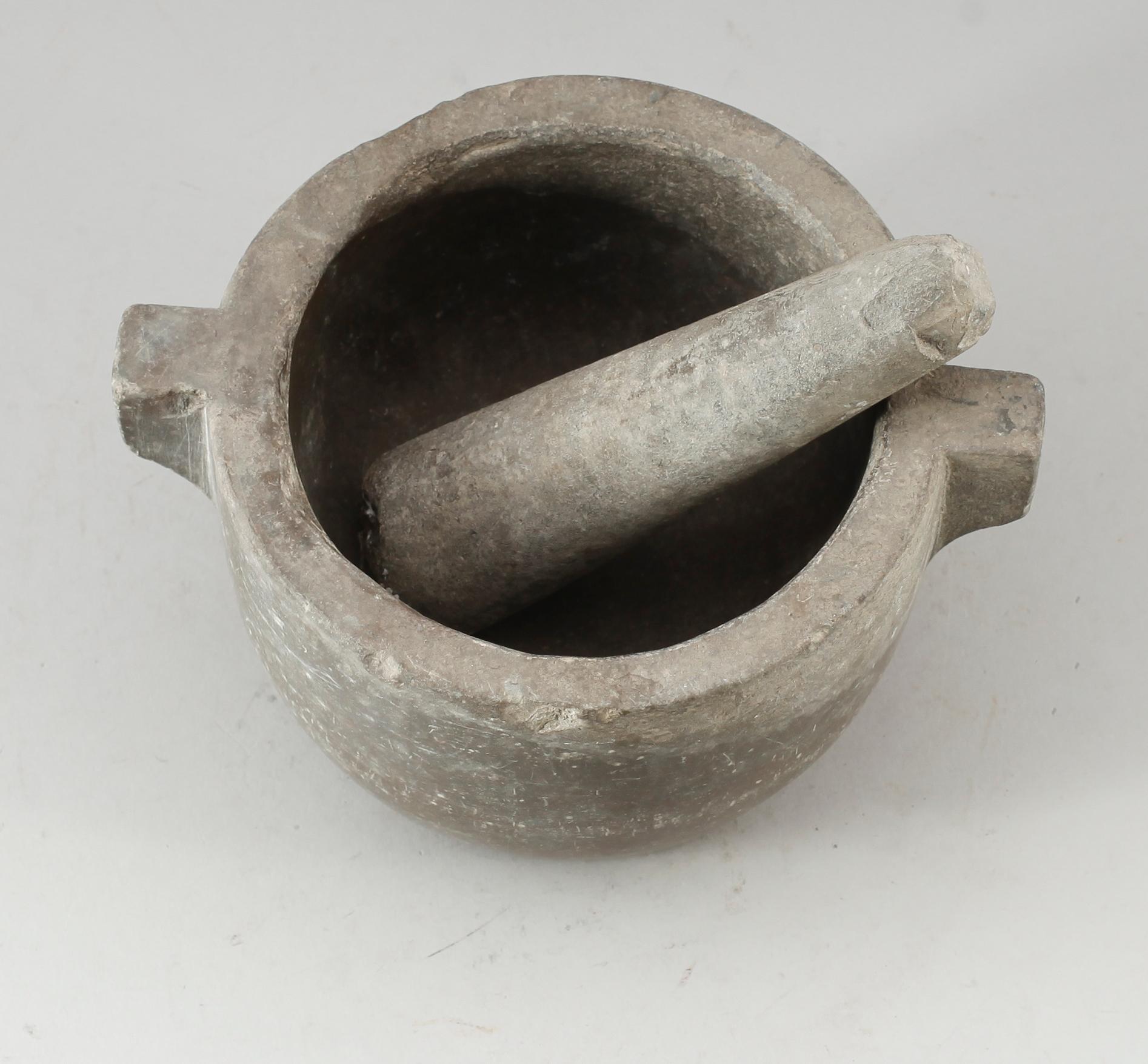 MORTEL MED STÖT, täljsten, 1800-tal.