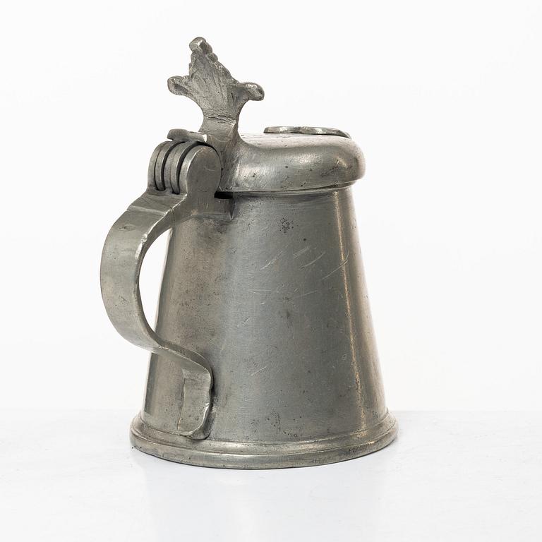 Measure vessel, pewter, half-quart by Gudmund Östling, Vimmerby, 1788 with an earlier lid.