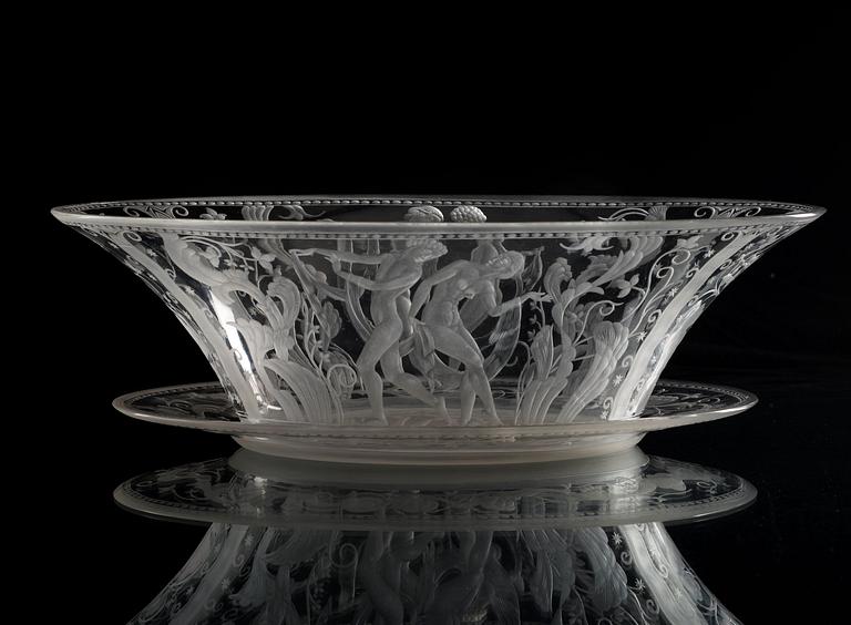 A Simon Gate engraved Swedish Grace centerpiece /bowl, Orrefors 1924.