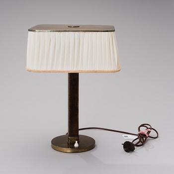 A 1940s table lamp  model 5066, manufactured by Taito Oy, Finland.