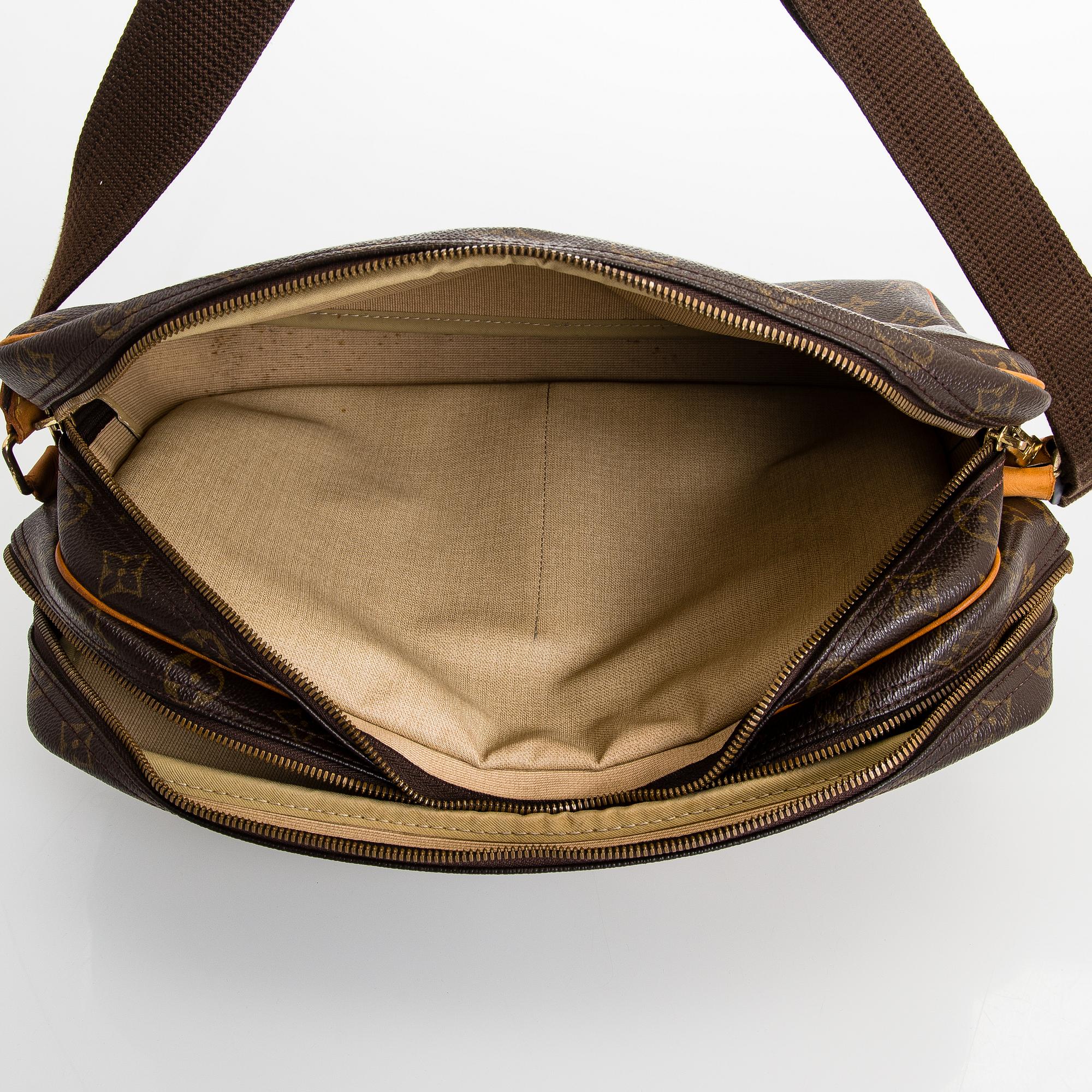 Louis Vuitton, Monogram 'Reporter GM' Shoulder Bag.