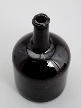 FLASKA, glas, enligt uppgift sannolikt Los Glasbruk, Hälsingland, 1700-tal.