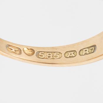 Ring 14K guld med odlade pärlor och en åttkantslipad diamant.