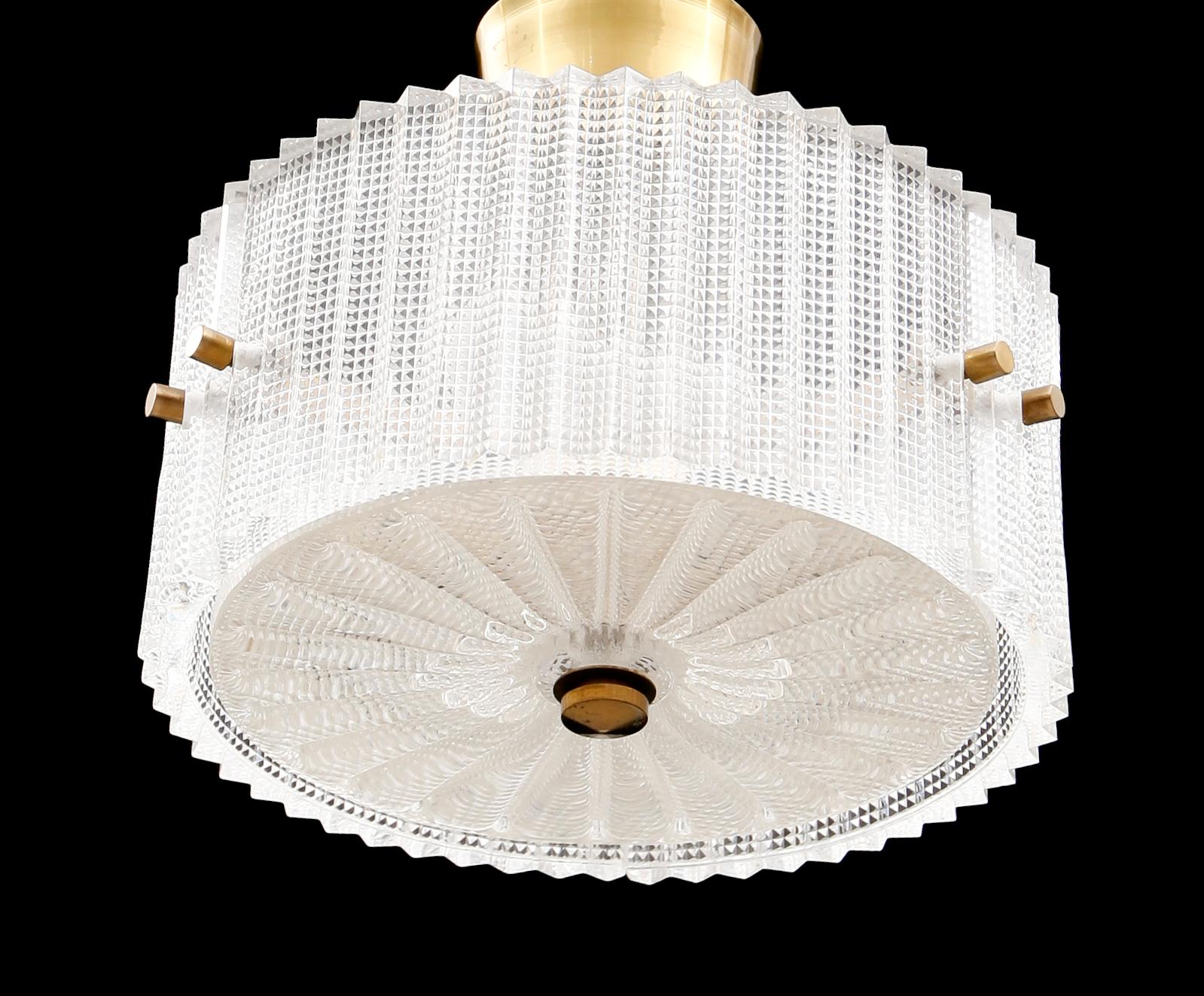 TAKLAMPA, Carl Fagerlund, Orrefors, 1900-talets mitt. Diameter 26 cm.