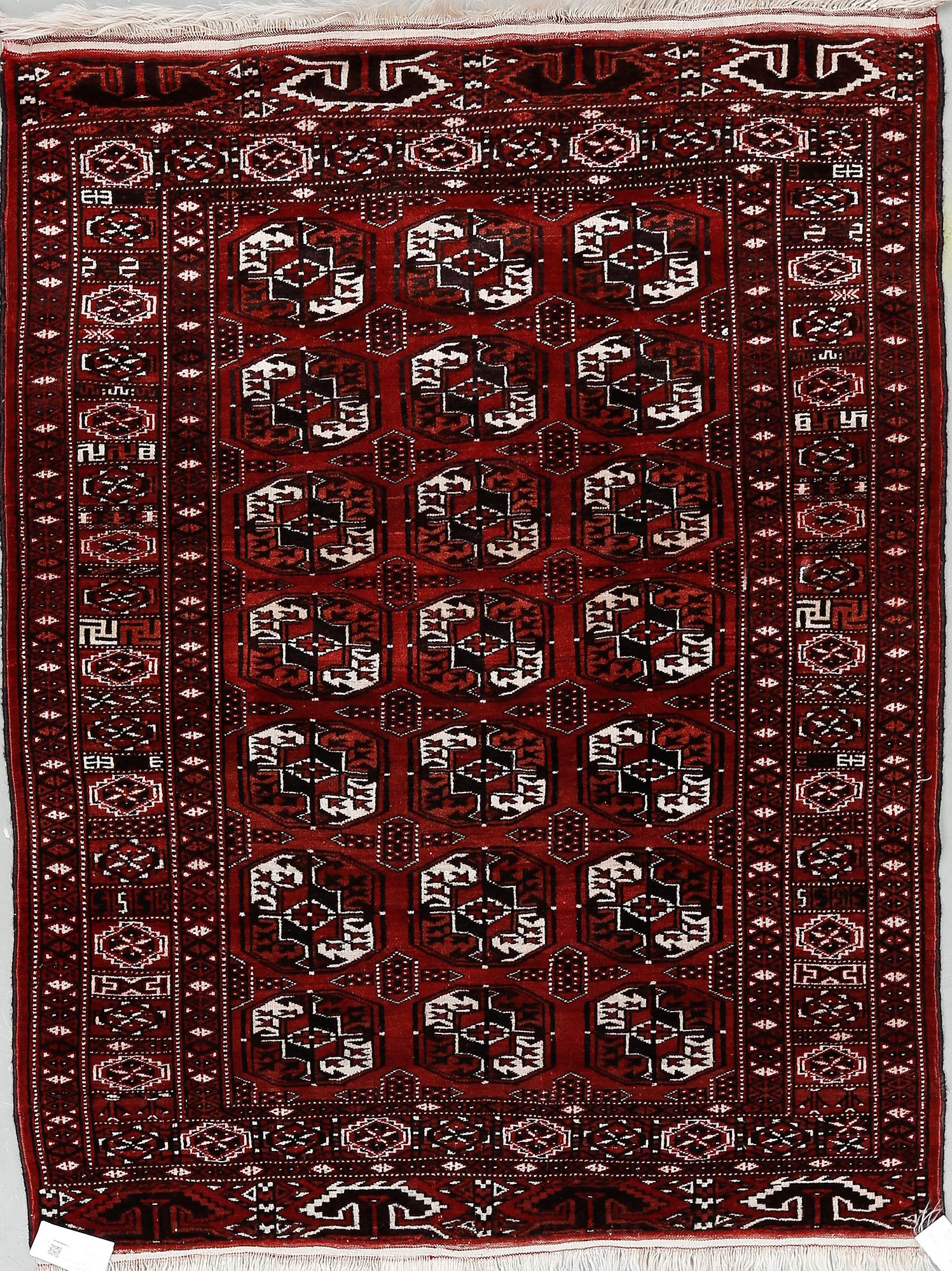 MATTA, Tekke Bochara. Ca 150x118 cm.