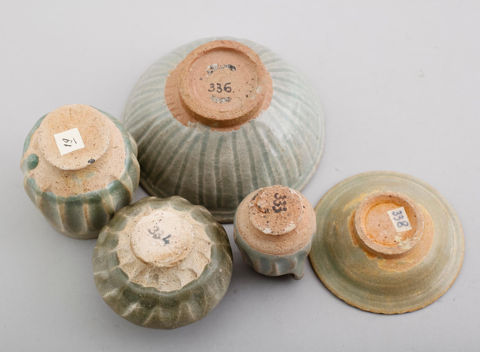 STENGODSFÖREMÅL, 5 delar, Sawankholok, Thailand 1400-tal.